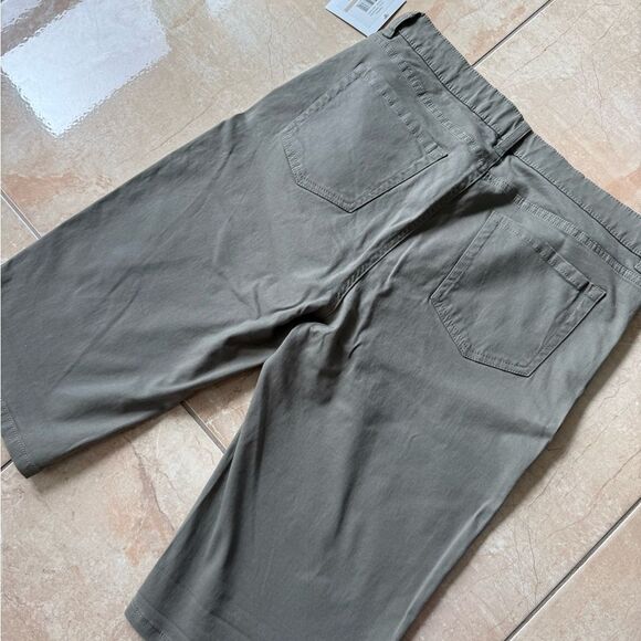Ellen Tracy Olive Green Shorts - Picture 4 of 4